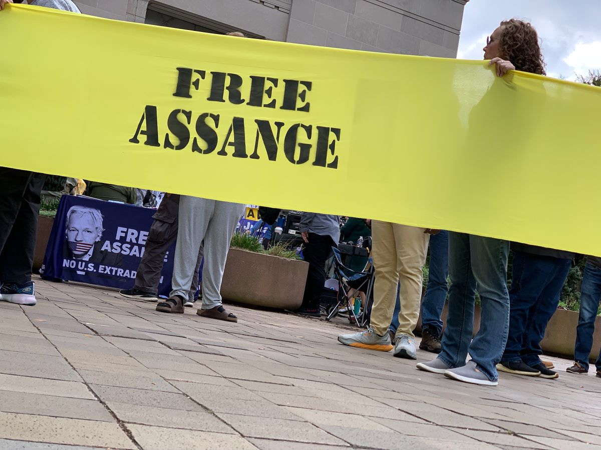 Doctors: COVID Infection And Lockdown Are Further Reason To Release Assange