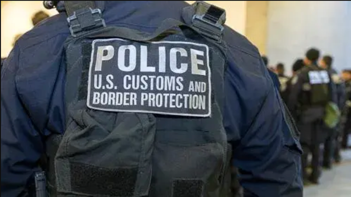 US Court Rules Against Warrantless Border Searches Of Cellphones